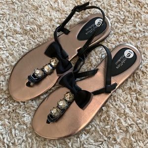 NWOB Vera Wang Black Bow & Rhinestone Sandals